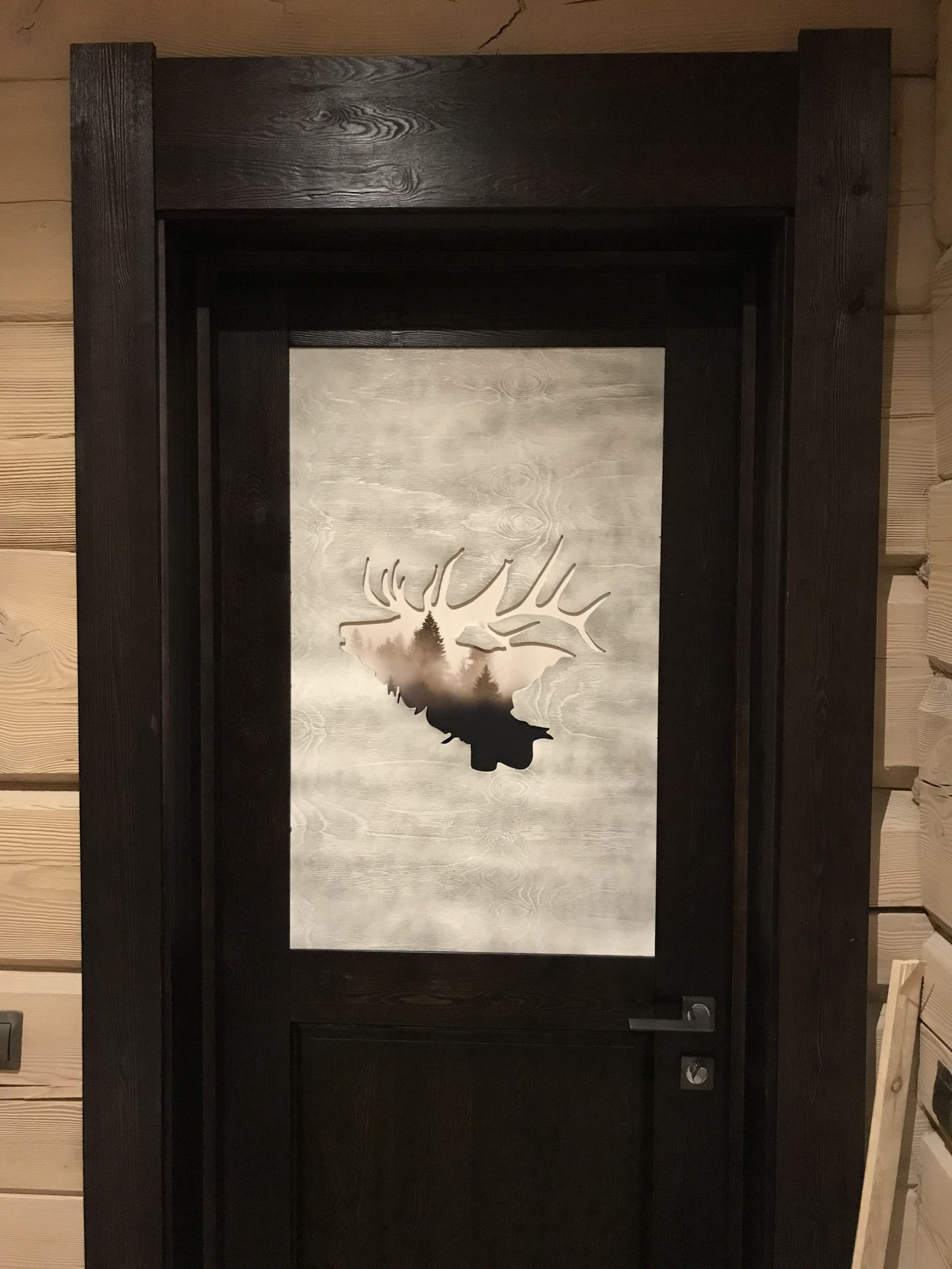 Интерьерная деревянная дверь